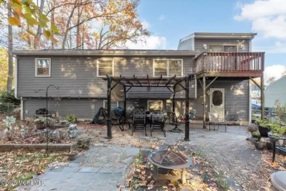 672 Hopping Road, Belford, NJ 07718 - Photo 9