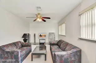 389 Jeffries St, Perth Amboy, NJ 08862 - Photo 11