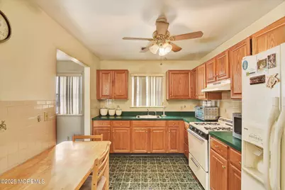 389 Jeffries Street, Perth Amboy, NJ 08862 - Photo 5