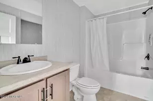 205 Maple St, Robbinsville Township, NJ 08691 - Photo 5