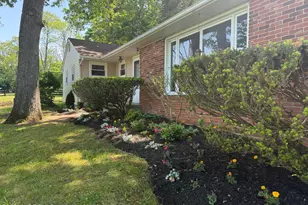 193 Burlington Path Rd, Cream Ridge, NJ 08514 - Photo 5