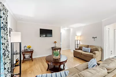 19 Manchester Court, Red Bank, NJ 07701 - Photo 5