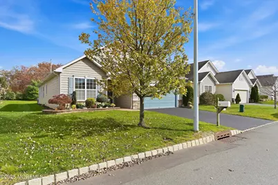 9 Eagle Ridge Circle, Lakewood, NJ 08701 - Photo 3