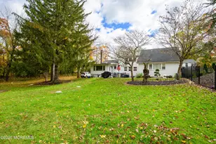 19 Reids Hill Rd, Morganville, NJ 07751 - Photo 29