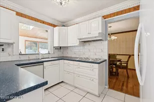 34 Sherwood Rd, Manalapan Township, NJ 07726 - Photo 11