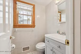 34 Sherwood Rd, Manalapan Township, NJ 07726 - Photo 17