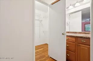 34 Sherwood Rd, Manalapan Township, NJ 07726 - Photo 23