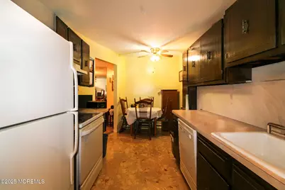 24 Meadow Green Circle #A, Manalapan Township, NJ 07726 - Photo 5