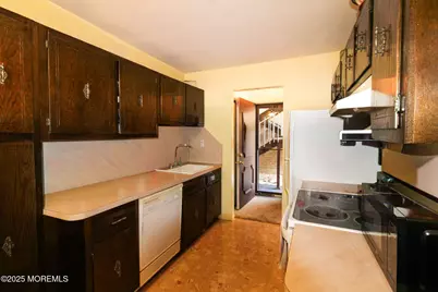 24 Meadow Green Circle #A, Manalapan Township, NJ 07726 - Photo 3