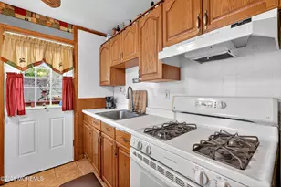 745 Cliffwood Ave, Aberdeen Township, NJ 07735 - Photo 7