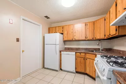 20 Austin Court #7, Freehold, NJ 07728 - Photo 15