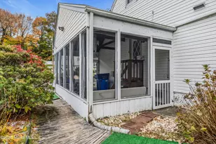 25 Venus Rd, South Amboy, NJ 08879 - Photo 7