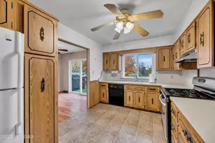 25 Venus Rd, South Amboy, NJ 08879 - Photo 15