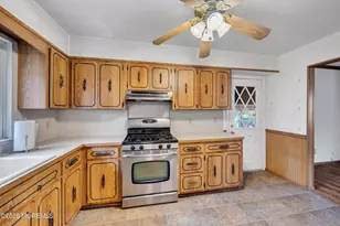 25 Venus Rd, South Amboy, NJ 08879 - Photo 17