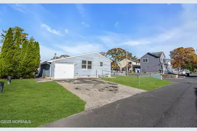 526 Bradley Boulevard, Toms River Township, NJ 08753 - Photo 3