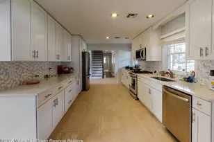 9 Harbor Ct, West Long Branch, NJ 07764 - Photo 7