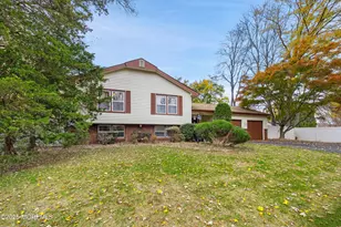 11 Woodview Dr, Marlboro Township, NJ 07746 - Photo 5