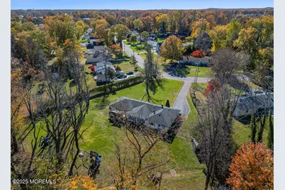 31 Branford Circle, Tinton Falls, NJ 07724 - Photo 3