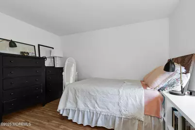 53 Farnworth Close, Freehold, NJ 07728 - Photo 15