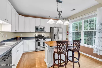 654 Saint Andrews Place, Manalapan Township, NJ 07726 - Photo 5