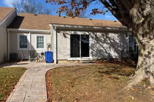 120 Muhlen Platz, Freehold, NJ 07728 - Photo 9