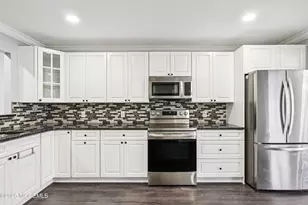 120 Muhlen Platz, Freehold, NJ 07728 - Photo 11