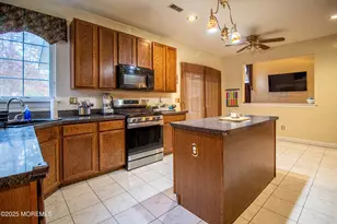 102 Erin Dr, Jackson, NJ 08527 - Photo 3