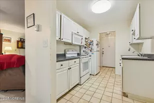 93 Arrowood Rd, Manalapan Township, NJ 07726 - Photo 7