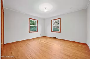 26 Edgewater Dr, Matawan, NJ 07747 - Photo 15