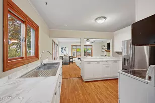 26 Edgewater Dr, Matawan, NJ 07747 - Photo 11