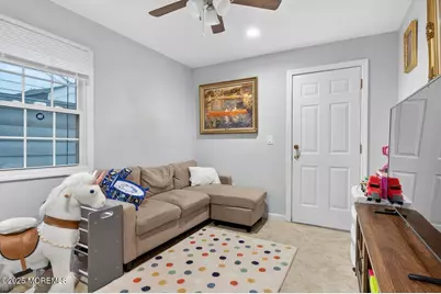 35 Kennedy Way, Keansburg, NJ 07734 - Photo 9