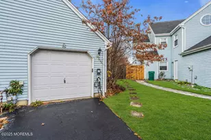 8 Jennings Ct, Freehold, NJ 07728 - Photo 7