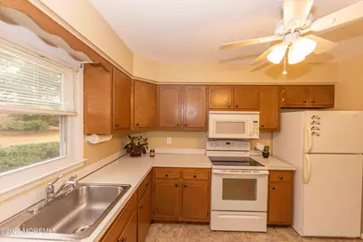 31 Southampton Road, Toms River Township, NJ 08757 - Photo 5