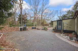 6 Taft St, Howell Township, NJ 07731 - Photo 5