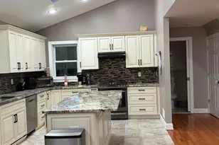 11 Chestnut Ridge Rd, Holmdel, NJ 07733 - Photo 11