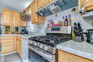 46 Randall Ave, Hazlet Township, NJ 07730 - Photo 9