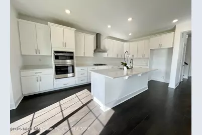 106 Woolley Court, Ocean, NJ 07755 - Photo 5