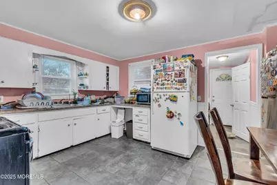 25 Union Avenue, Freehold, NJ 07728 - Photo 7