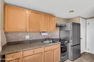 17 Leroy Pl, Red Bank, NJ 07701 - Photo 11