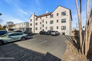 17 Leroy Pl, Red Bank, NJ 07701 - Photo 7