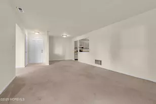 706 Zlotkin Cir, Freehold, NJ 07728 - Photo 3