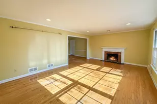 35 Woodland Dr, Middletown, NJ 07748 - Photo 7