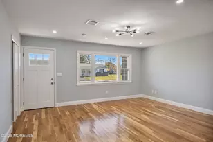 18 Bolingbroke Dr, Toms River Township, NJ 08757 - Photo 7