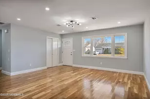 18 Bolingbroke Dr, Toms River Township, NJ 08757 - Photo 5