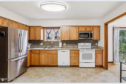 411 Pacific Avenue, Beachwood, NJ 08722 - Photo 5