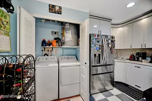 131 Amberly Dr, Manalapan Township, NJ 07726 - Photo 9