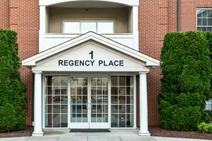 325 Regency Pl, Woodbridge Township, NJ 07095 - Photo 3