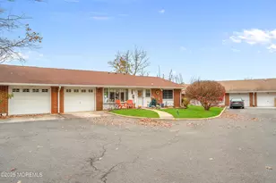 588A Lake Point Dr, Lakewood, NJ 08701 - Photo 29