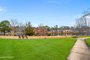 588A Lake Point Dr, Lakewood, NJ 08701 - Photo 5