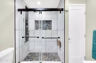 588A Lake Point Dr, Lakewood, NJ 08701 - Photo 21